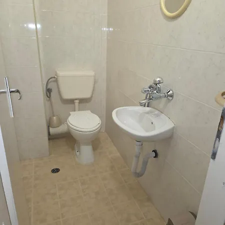 Zhelevа 3*